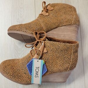 Toms Tan Suede Perforated Wedge Ankle Boots 7.5 NWT